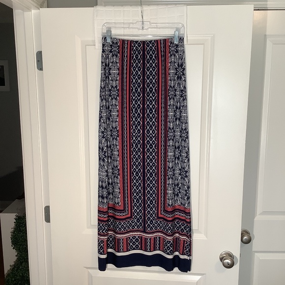 Cato Dresses & Skirts - Cato Ladies Pull-Up Elastic Waist Maxi Skirt / Slit On One Side  Size S